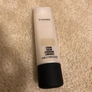 MAC strobe cream in Goldlite